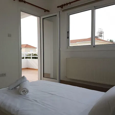 Prestige 3 With Sea View In Villa *