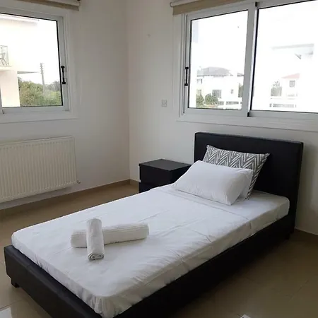 Prestige 3 With Sea View In Villa *