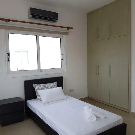 Prestige 3 With Sea View In